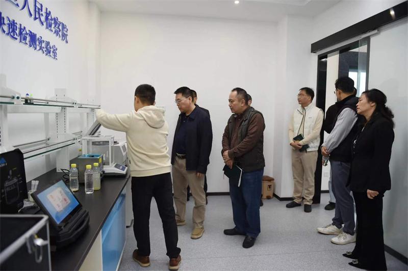 澄迈县人民检察院与海口市秀英区人民检察院联合开展主题党日活动3.jpg