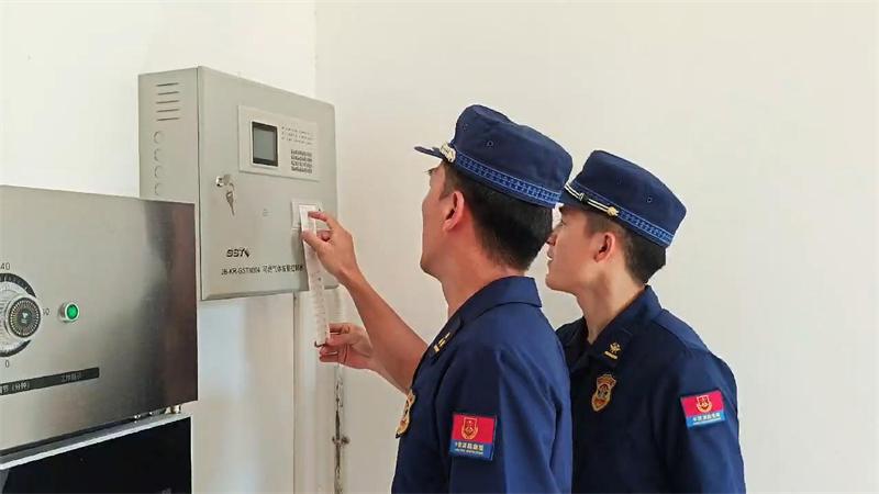 海南临高消防开展养老机构“六熟悉”和灭火实战演练
