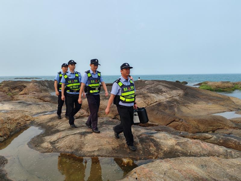 海南文昌海岸警察“海陆空”联动 护航五一双高峰守护辖区平安