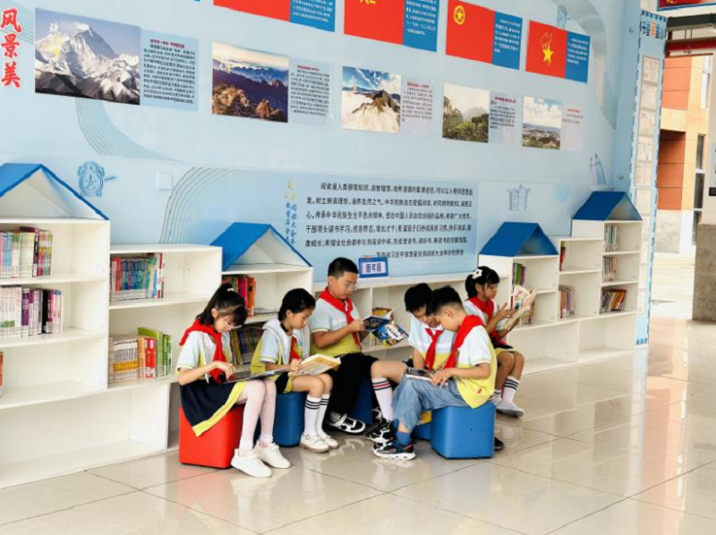 湖北省恩施市旗峰小学：阅读铺就师生成长精神底色