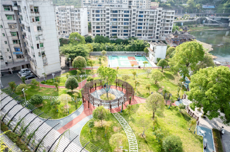 老小区“逆龄生长” 幸福感“原地升级”——湖北省恩施市舞阳坝街道官坡社区州烟草宿舍小区美丽蝶变