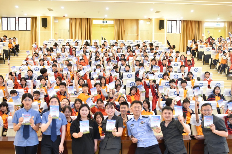 图为模拟法庭活动.jpg