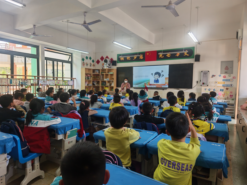 湖北省恩施市高旗实验小学：科学课点亮校园