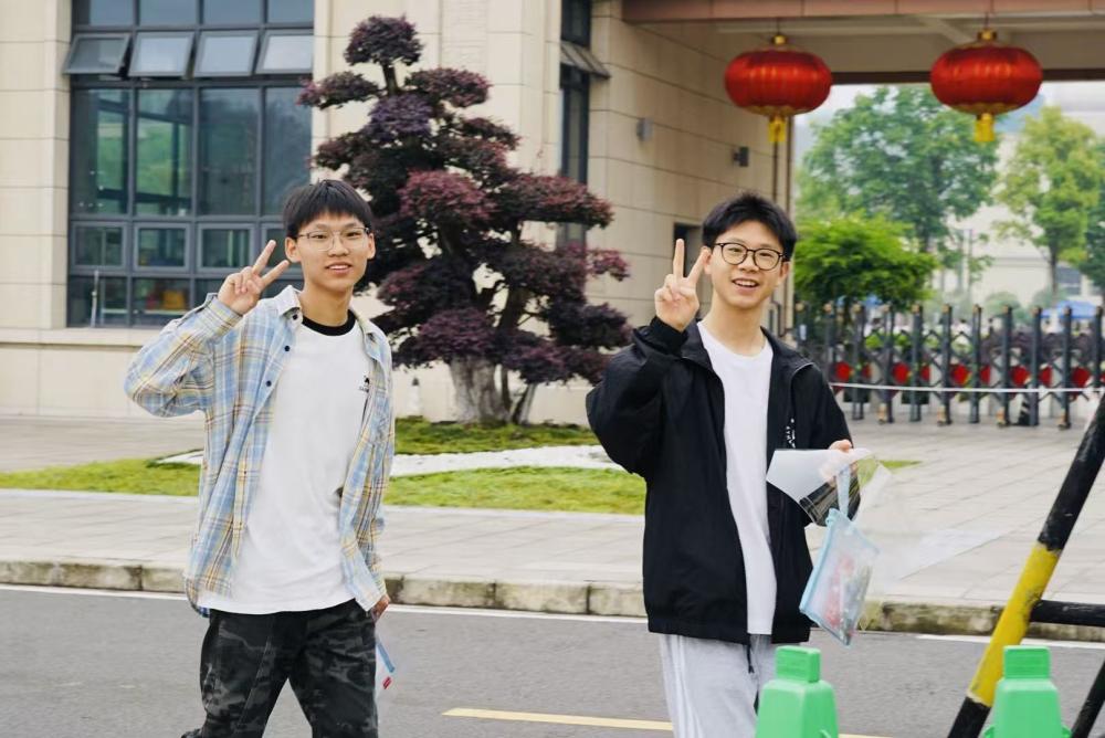 湖北恩施：38921名考生共赴“青春之考”
