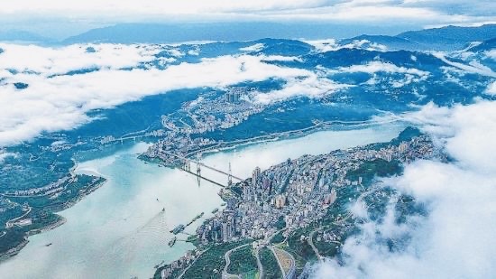 湖北巴东：长江入鄂第一哨 峡江山城绘芳华