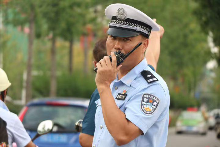 湖北恩施市：民警邓汪洋 从处突“利刃”到交通治理“巧匠”