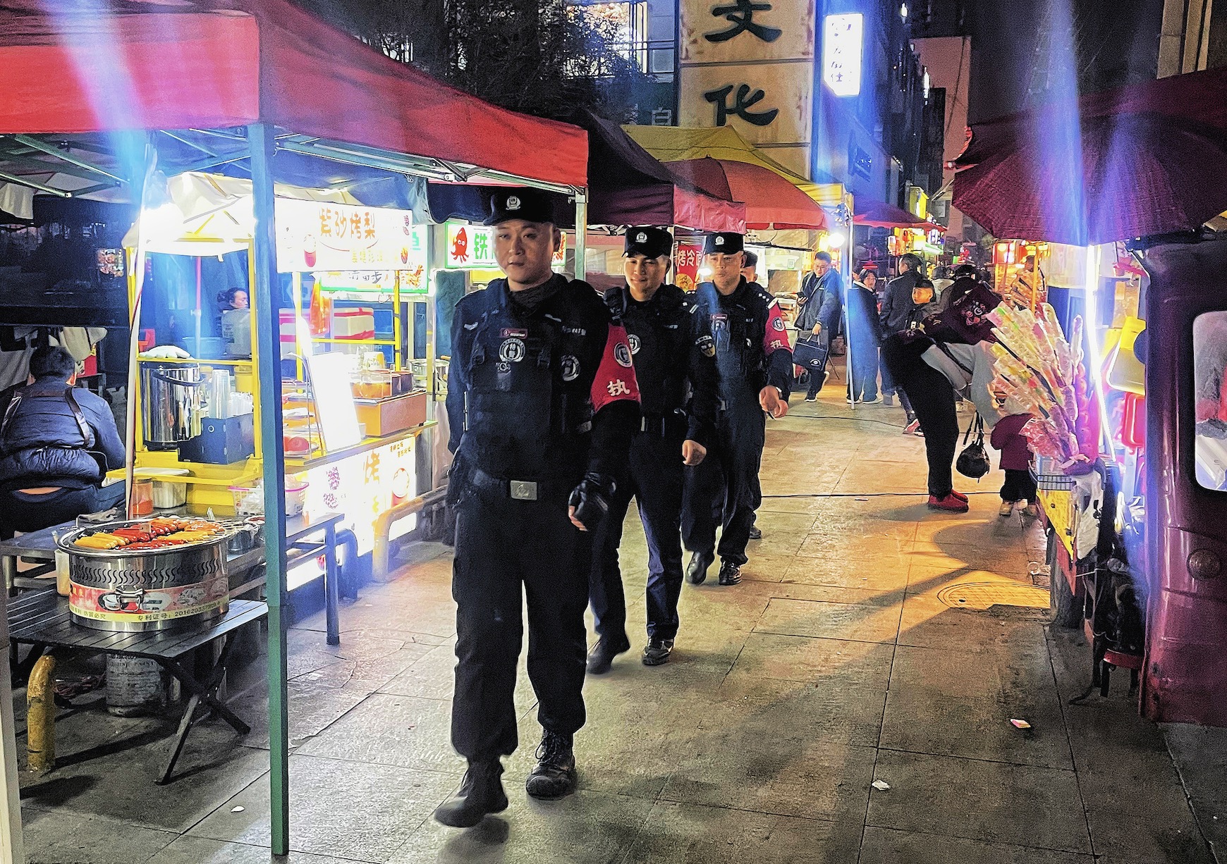 贵州石阡纵深推进“冬季行动”——市“警”烟火绚烂 ，带给群众近在咫尺的心安