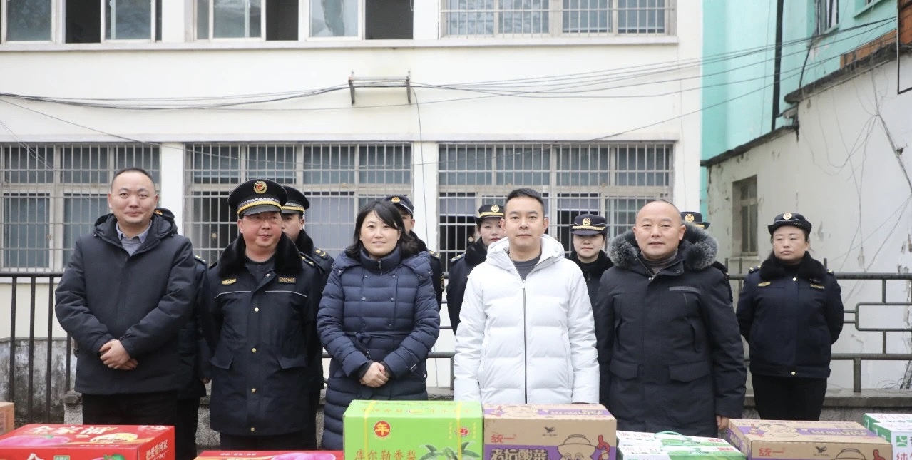 贵州黄土坡街道春节慰问暖人心