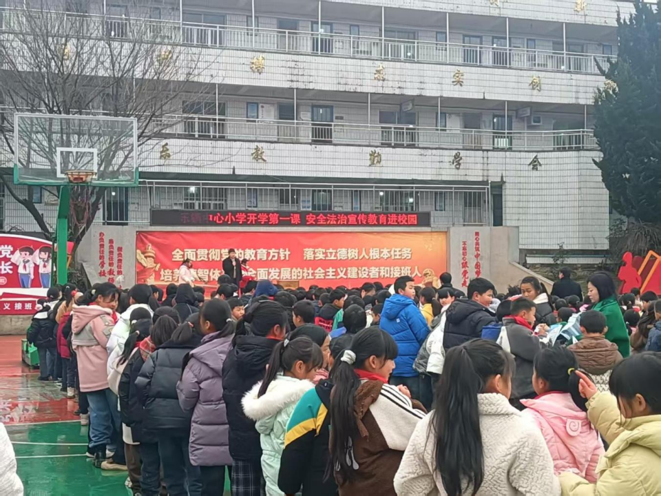 贵州省纳雍县寨乐镇会员普法进校园，护未成年人健康成长