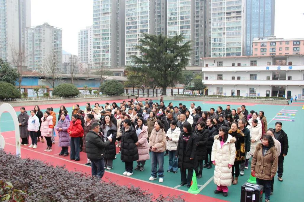 贵州省六盘水市钟山区第一小学开展活动喜迎“三八”国际妇女节
