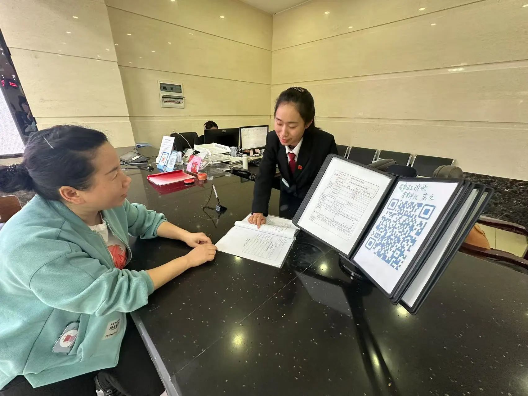 贵州黔南中院立案一庭：以“三聚焦”助推司法服务提质增效