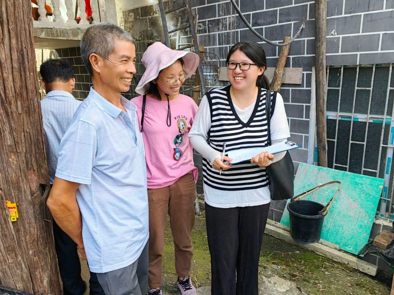 吴晓芬：羊肚菌田里的“法律播种人”