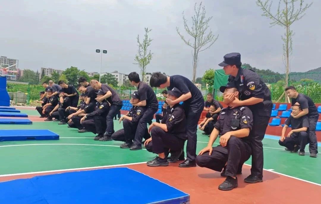 贵州省监狱管理局：盛夏砺剑锋 练兵保平安