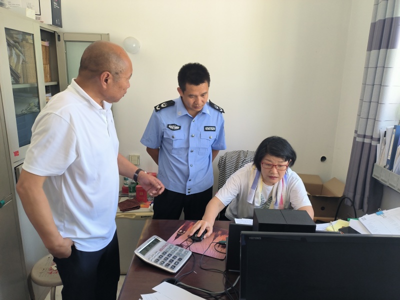 新疆生产建设兵团第七师胡杨河市一二四团司法所司法服务“送诊上门” 护航民营企业发展 