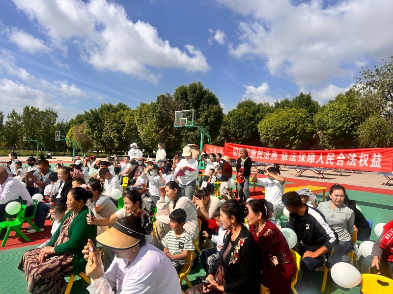 新疆霍城县司法局开展“法治护航 伴你‘童’行”主题宣传活动