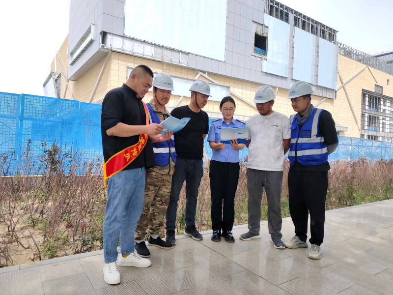 新疆兵团第七师胡杨河市天北经济技术开发区司法所开展“6·5世界环境日”主题宣传 绘就司法护航生态好“枫”景