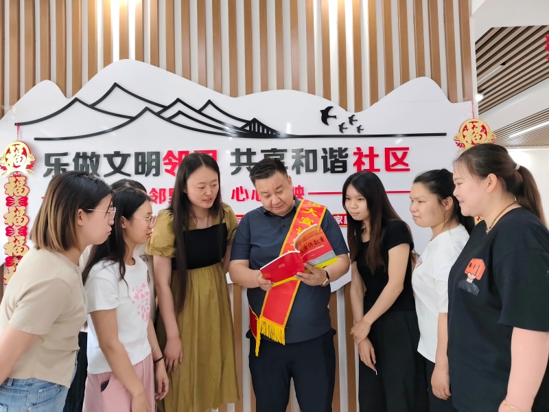 新疆生产建设兵团第七师胡杨河市天北经济技术开发区司法所“送法”进园区 护航营商环境