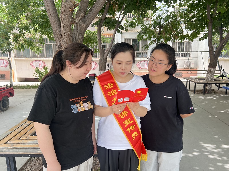 新疆生产建设兵团第七师胡杨河市天北新区司法所开展“安全生产月”法治宣传