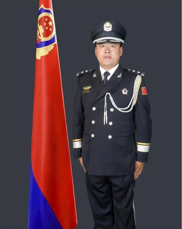 新疆生产建设兵团第四师昭苏垦区民警易海湘：红军姑父的星火，照亮从警之路