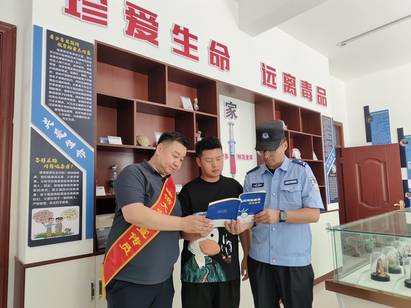 新疆生产建设兵团第七师天北经开区“法润家园”服务进万家 