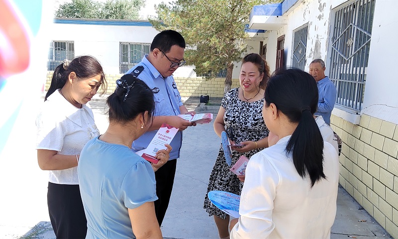 新疆生产建设兵团第七师胡杨河市奎东农场司法所开展《中华人民共和国社区矫正法》实施五周年宣传活动