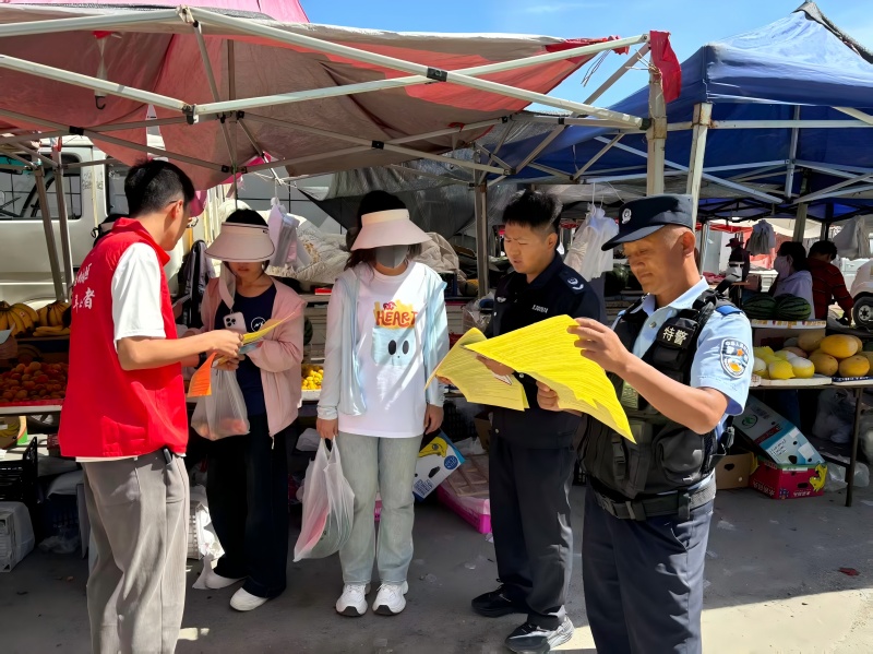 新疆塔城市阿不都拉乡：赶集学法两不误，法治“摊位”人气高