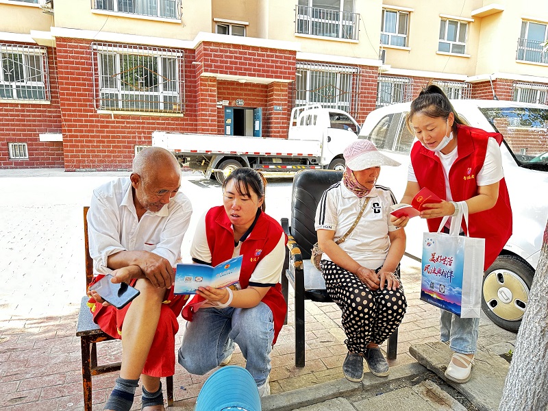 “解忧杂货铺”开张！新疆生产建设兵团第七师胡杨河市一二三团司法所展开“维权课堂”