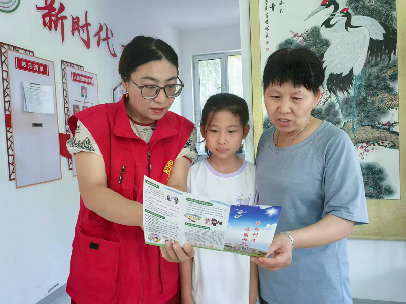 新疆生产建设兵团第七师天北经开区开展反邪教宣传活动