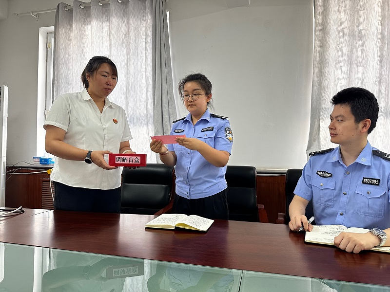 新疆生产建设兵团第七师胡杨河市一二三团：专职人民调解员解锁纠纷化解“秘籍”
