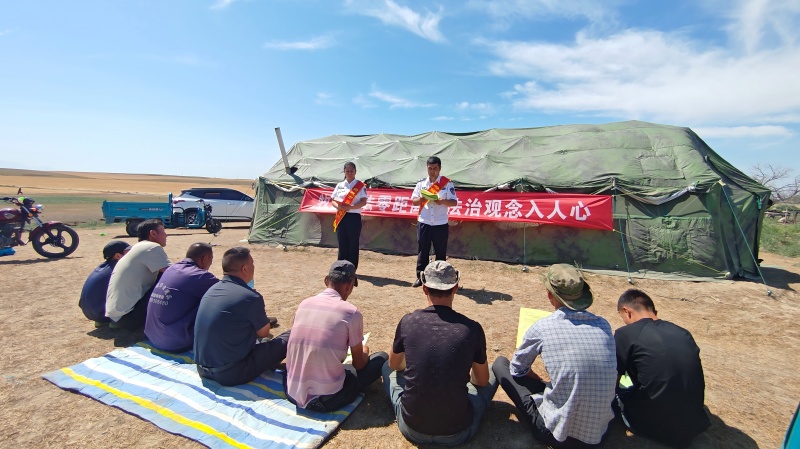 新疆塔城市喀拉哈巴克乡开展“牧区普法零距离，法治观念入人心”主题法治宣传活动