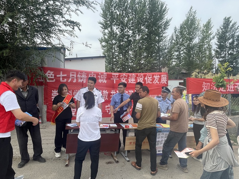 新疆霍城县司法局：巴扎普法花绽放 法治之风惠民心