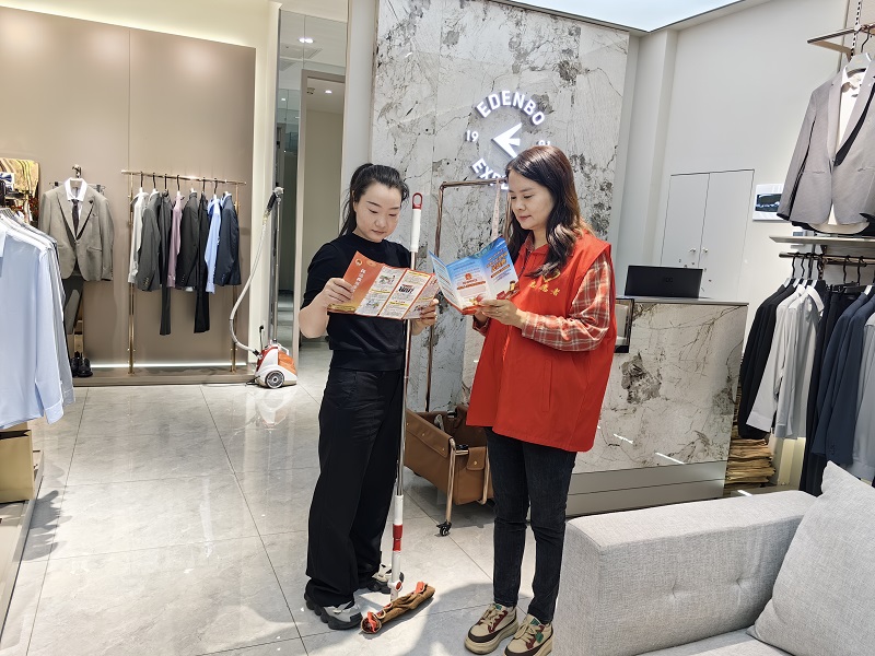 新疆生产建设兵团第七师天北城投物业公司：普法零距离  服务暖人心