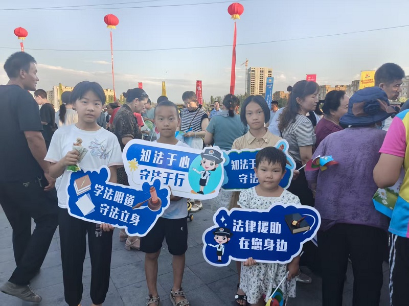 新疆乌苏市啤酒节现场普法 法律援助夜市暖人心