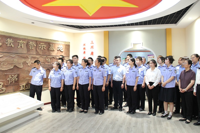 新疆生产建设兵团第七师胡杨河市司法局为新招录干警上好入职教育第一课