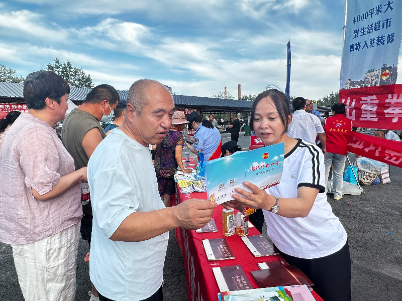 新疆生产建设兵团第七师胡杨河市一二三团司法所：舌尖上的普法，军垦美食节里的法治“风味”