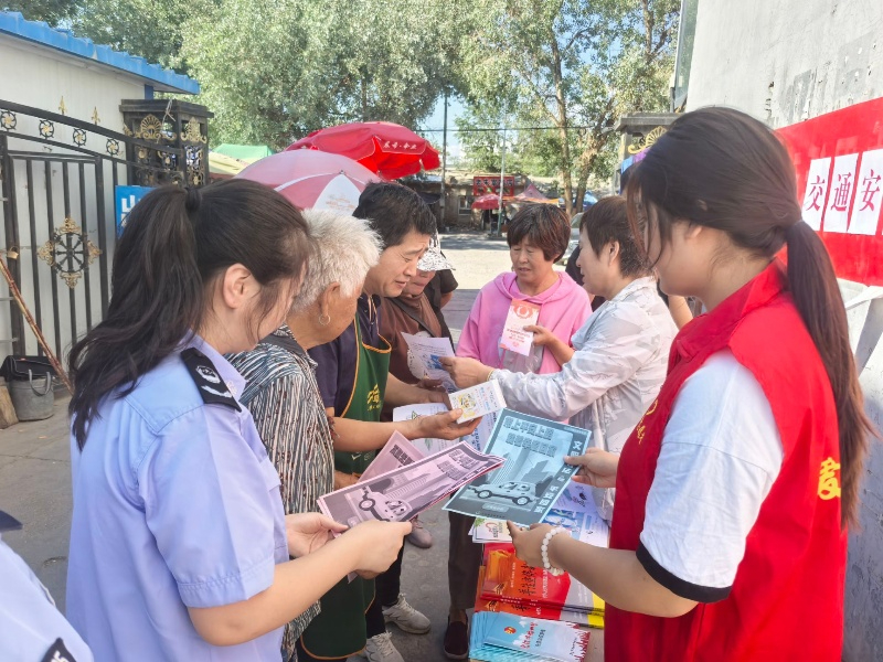 新疆生产建设兵团第七师胡杨河市一二三团司法所：赶大集先“领”份法治干货