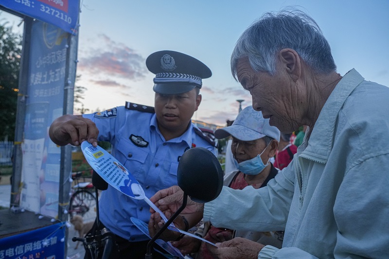 警察2.jpg
