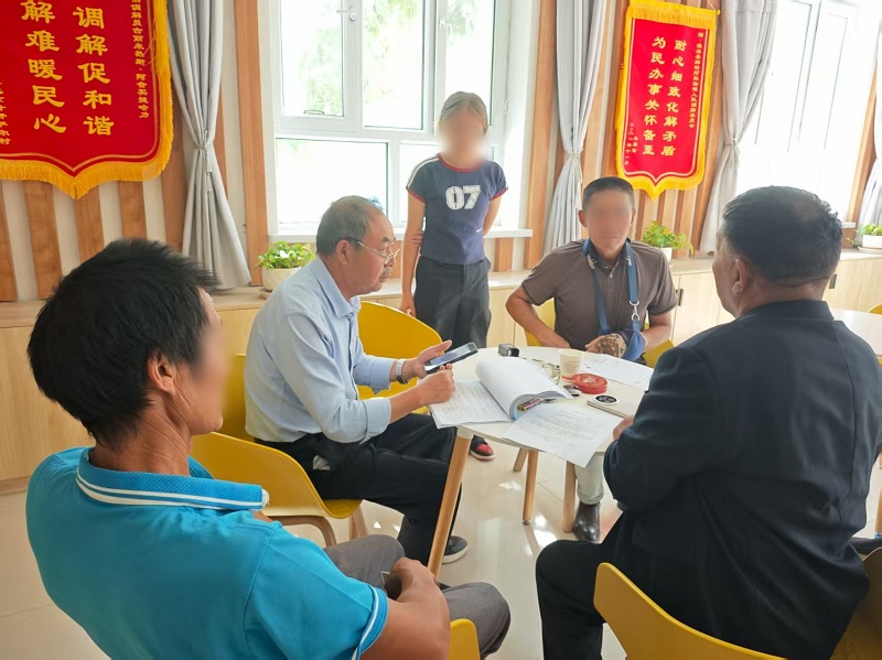 新疆福海县解特阿热勒镇综治中心：群众家门口的“解忧中心”成效显著