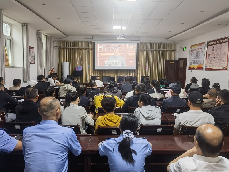 新疆生产建设兵团第二师乌鲁克垦区人民检察院组织观看纪念中国人民抗日战争暨世界反法西斯战争胜利80周年大会
