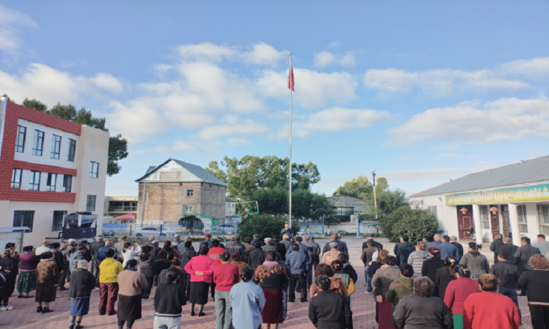 升国旗学反诈、奶茶会上话安全！新疆昭苏县司法局多场景守护群众“钱袋子”