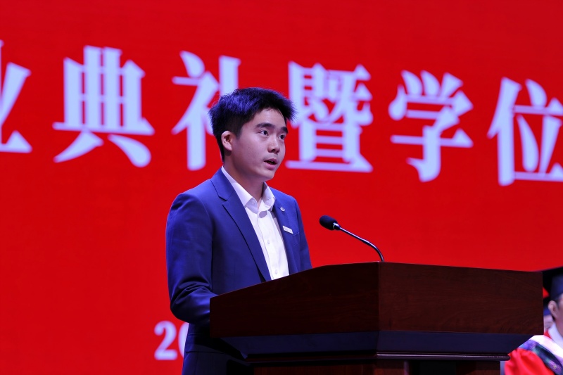 9.在校生代表王宇涵发言(1).jpg