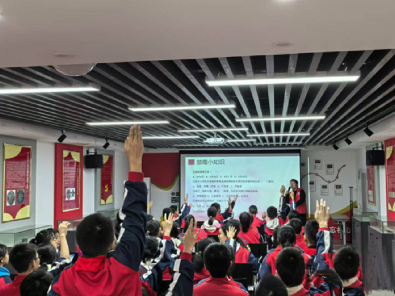 湖北省沙市区文化宫社区联合沙市第二中学开展禁毒宣传活动