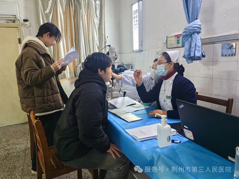 严把征兵体检关——湖北荆州三医开展2025年春季征兵体检工作