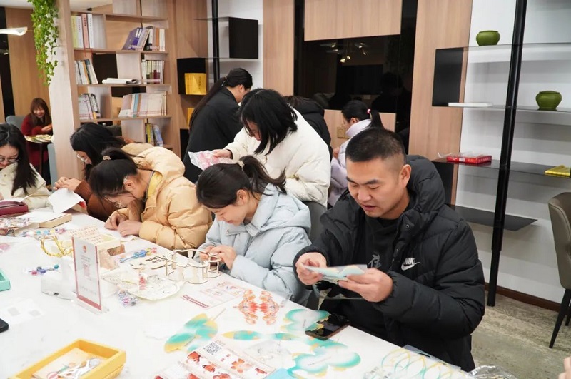 湖北石首市检察院：巳巳如意闹元宵 盏盏花灯映团圆