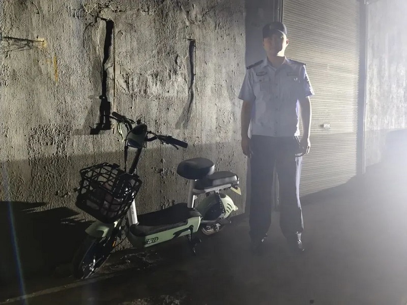 湖北石首：“马大哈”报警车被盗 民警“破案”是“乌龙”