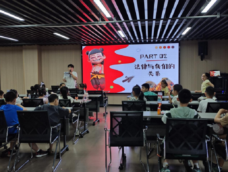 湖北省荆州区东城街道安心桥社区：暑期普法“不停歇” 法治护航伴成长