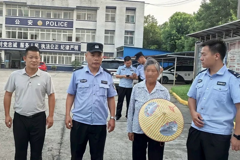 湖北石首：暖心接力五十五公里 助力走失老人平安返家