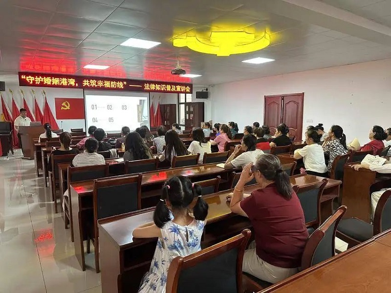 湖北省石首市笔架山街道：婚姻家庭法律宣讲进社区，护航妇女权益暖人心