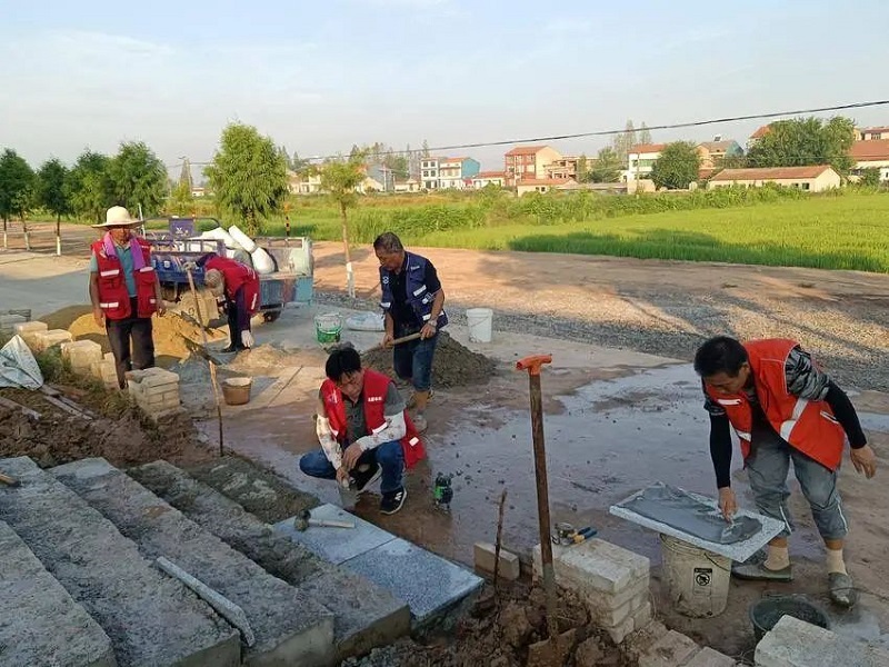 湖北石首：江豚湾新建踏步设施 提升群众幸福感