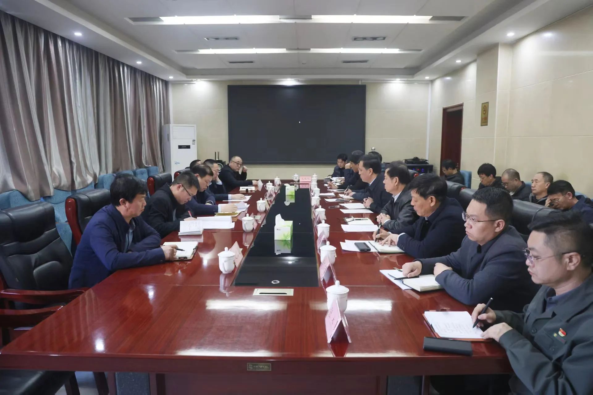 山西省运城市安委办约谈垣曲县政府和北方铜业铜矿峪矿
